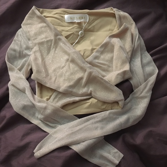 Meshki Gianna cross over crop top - Picture 2 of 4